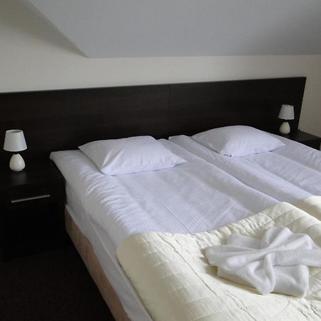 Hotel Cynamon Tokarnia  Bagian luar foto