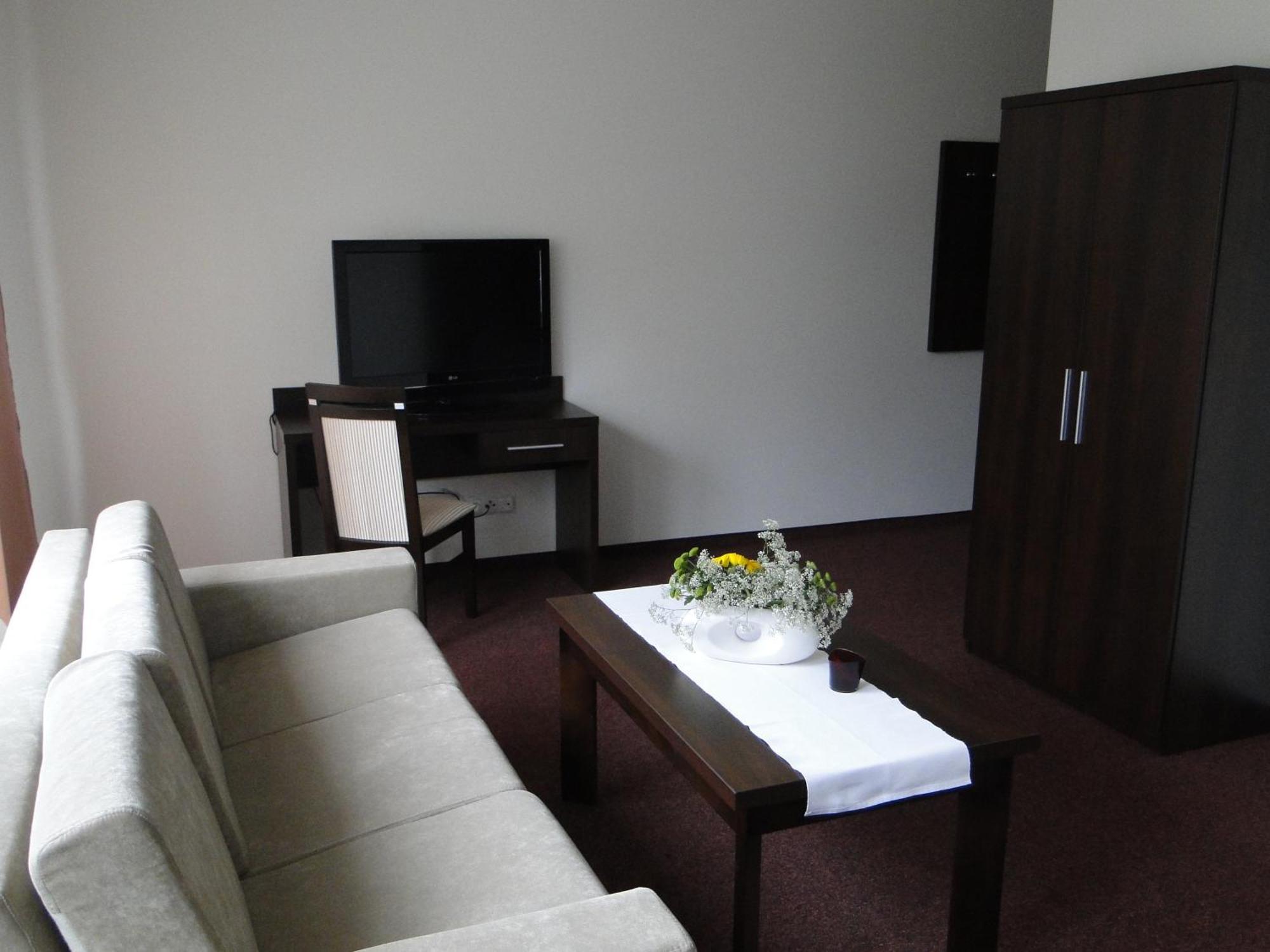 Hotel Cynamon Tokarnia  Bagian luar foto